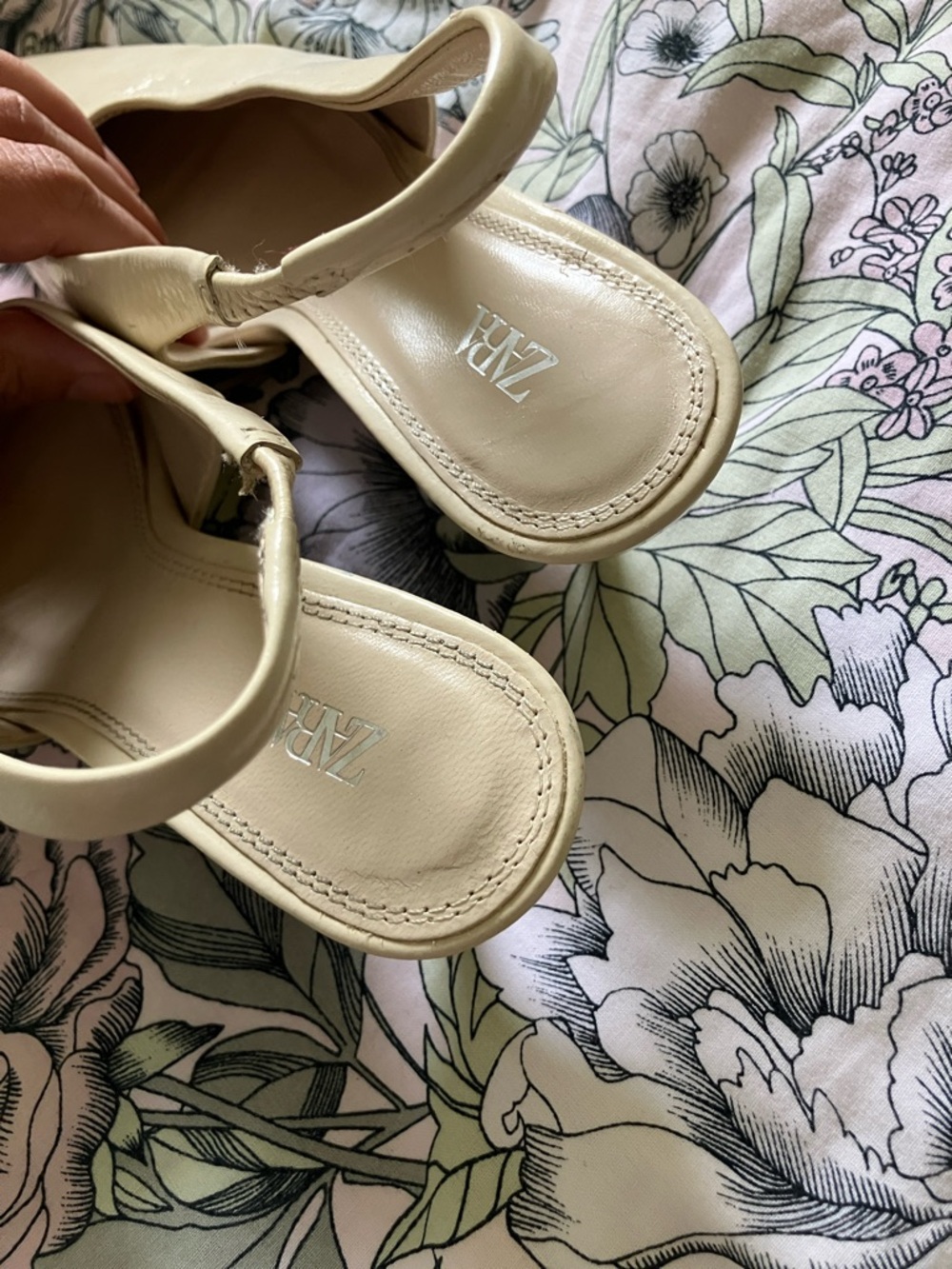 Zara Pale Yellow Pointed Slingback Heels - Picture 7 of 8
